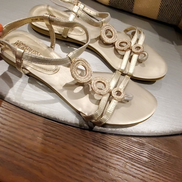 Kenneth Cole Sandals - Picture 2 of 3